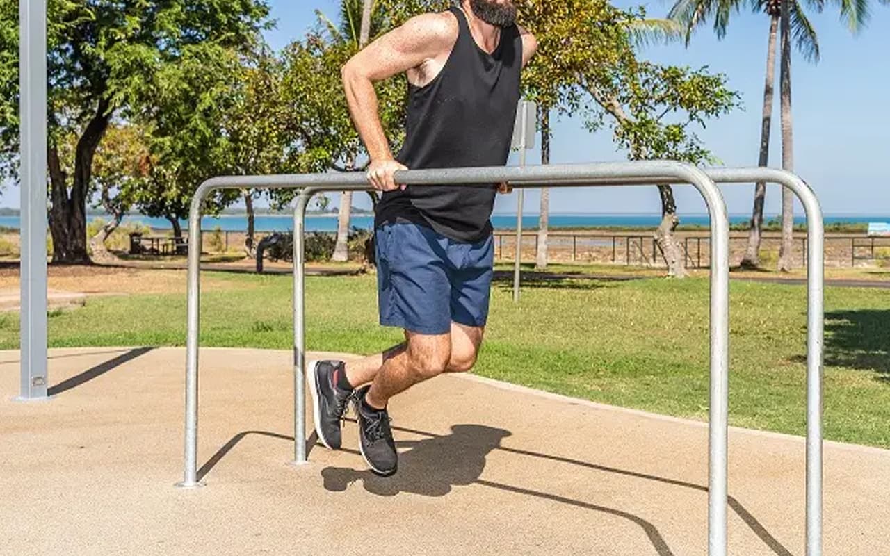 PARALLEL BARS - Immagine 2