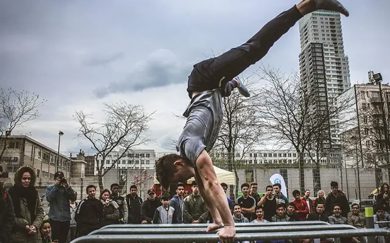 PARALLEL BARS - Immagine 8