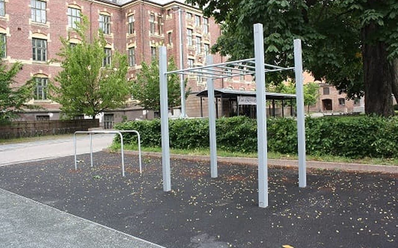 PARALLEL BARS - Immagine 4
